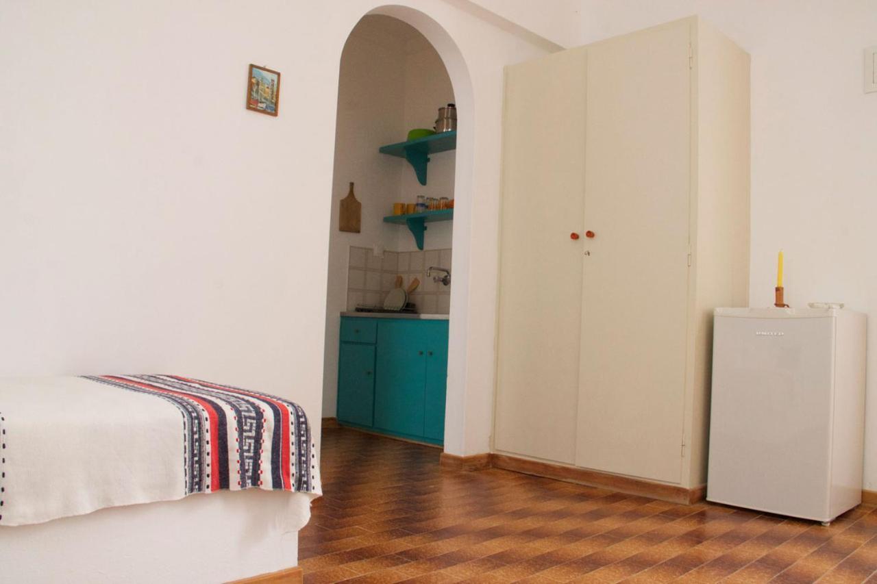 Arokaria Seaside Hotel Ambelas Bagian luar foto