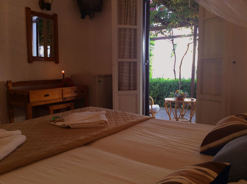 Arokaria Seaside Hotel Ambelas Bagian luar foto