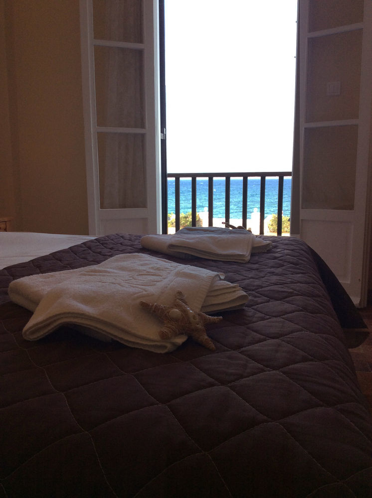 Arokaria Seaside Hotel Ambelas Bagian luar foto
