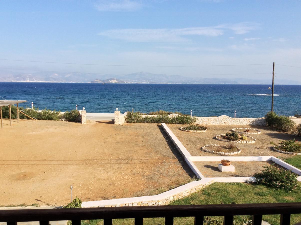 Arokaria Seaside Hotel Ambelas Bagian luar foto