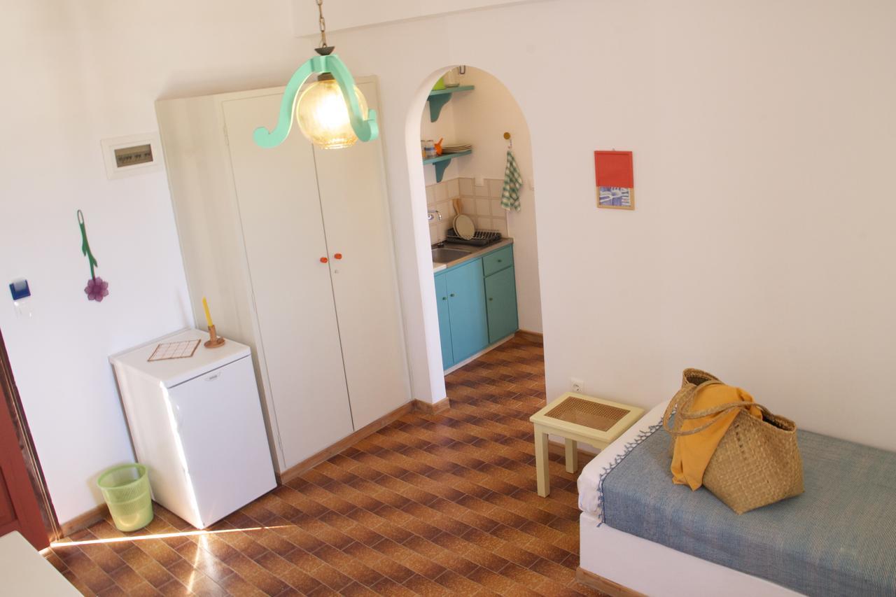 Arokaria Seaside Hotel Ambelas Bagian luar foto