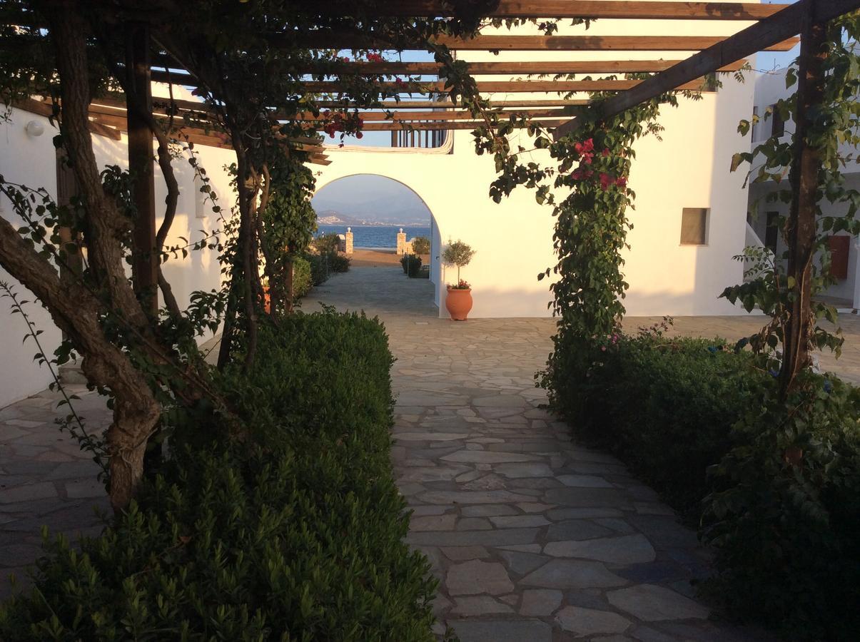 Arokaria Seaside Hotel Ambelas Bagian luar foto